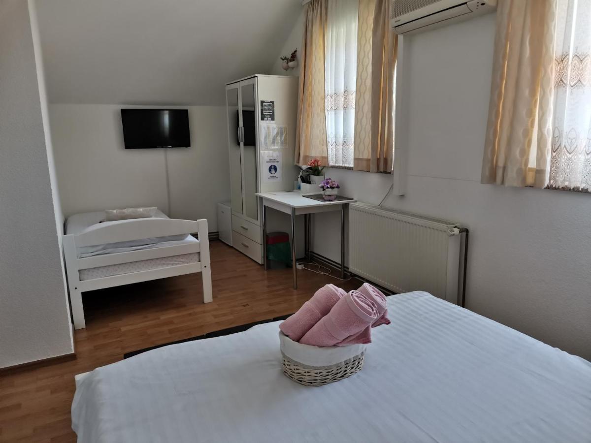 Rooms Sapina Korenica Kültér fotó